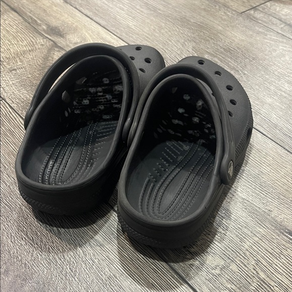 CROCS Classic Black Clogs - Picture 3 of 3